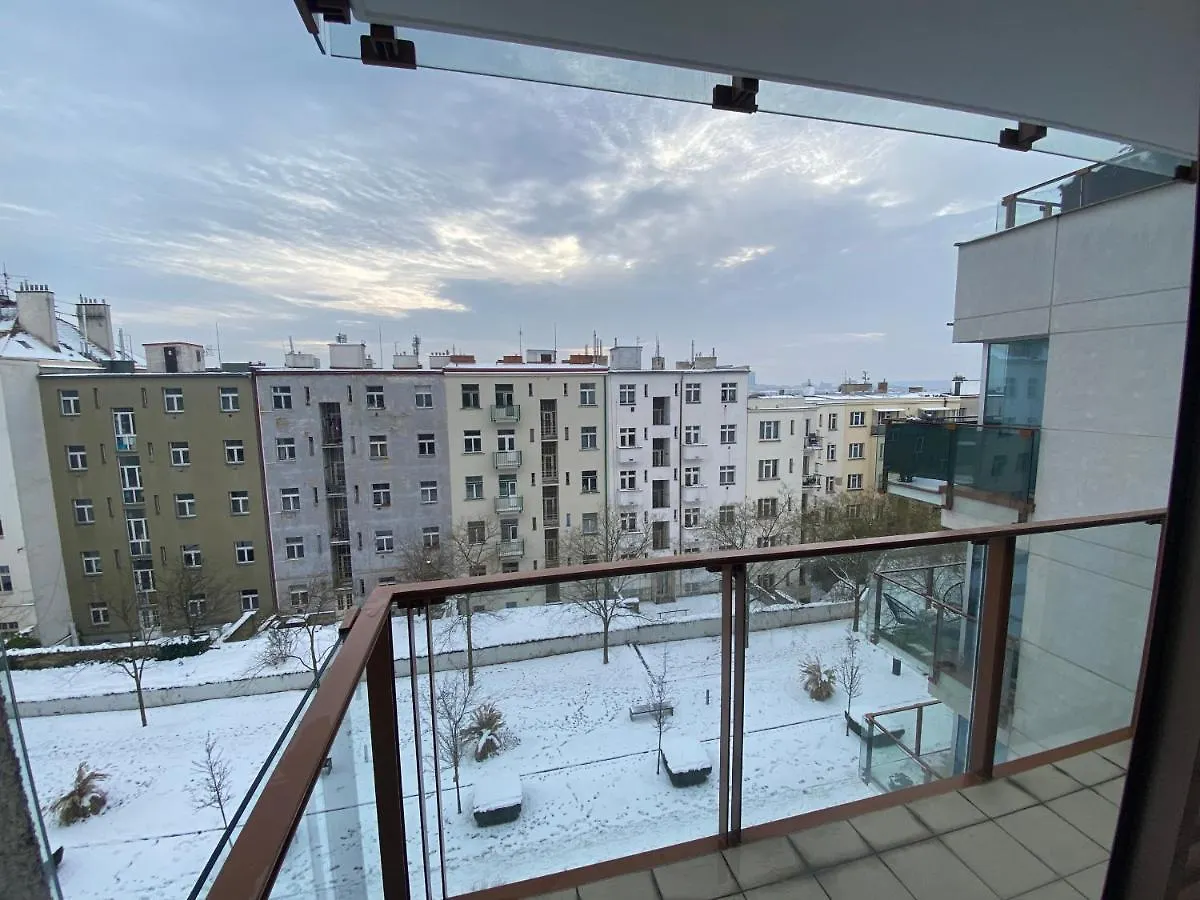 Cozy Apartment Прага